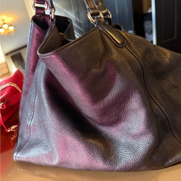 Gucci Black Leather Shoulder Bag - Picture 3 of 7